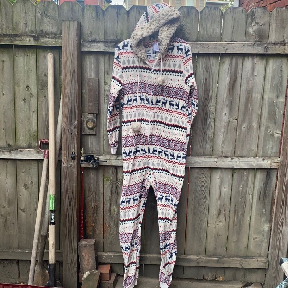 Secret Treasures holiday onesie sz. L